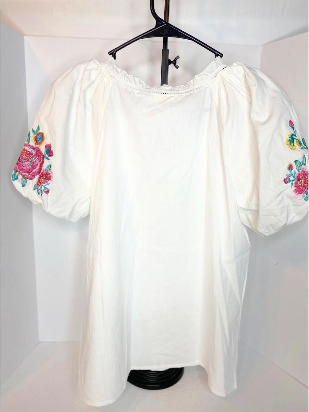Anna-Kaci Women's V-Neck Embroidered Puff Sleeve Top Women’s Size M NWOT - Picture 6 of 11